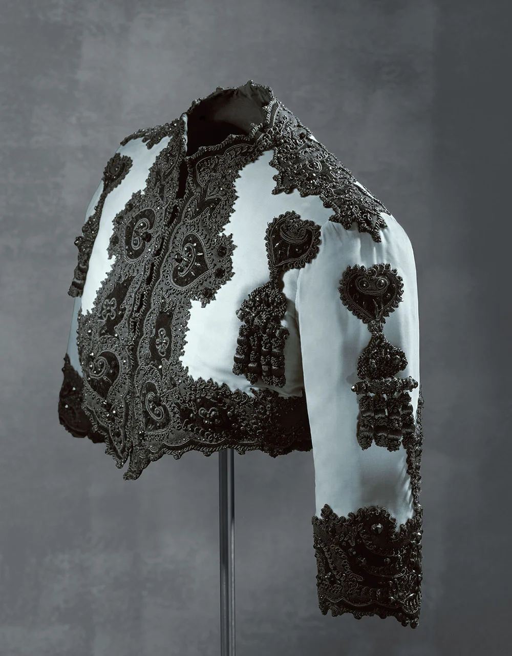 Balenciaga: Shaping Fashion ⏤ From Cristóbal Balenciaga to Demna